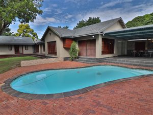 5 Bed House in Meerensee