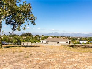 768 m² Land available in Aurora