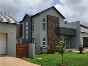 4 Bed House in Waterkloof Ridge