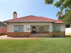 3 Bed House in Bergvliet