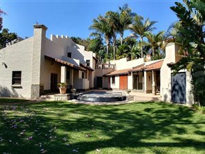 9 Bed House in Waterkloof Heights