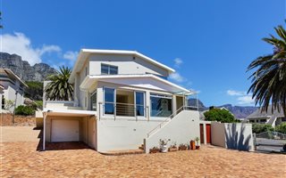 3 Bedroom House in Camps Bay