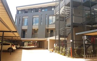 2 Bedroom Duplex in Rosebank