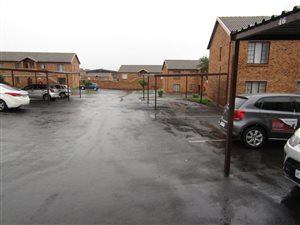 2 Bed Townhouse in Chloorkop