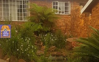 5 Bedroom House in Alan Manor