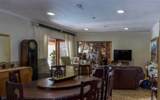10 Bedroom House in Amandelrug