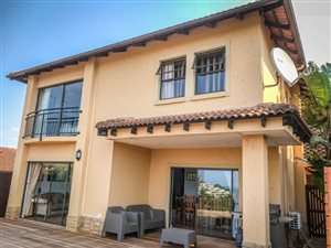 3 Bed Duplex in La Lucia