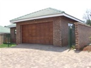 3 Bed Townhouse in Lydenburg
