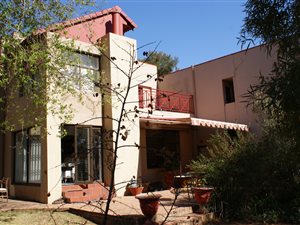 3 Bed Apartment in Vaalpark
