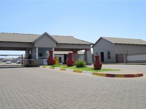 2 Bed House in Tasbet Park