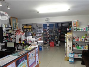 400 m² Commercial space in Rooihuiskraal