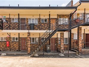 2 Bed Apartment in Krugersdorp Central