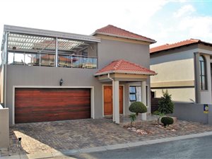 3 Bed Townhouse in Noordwyk