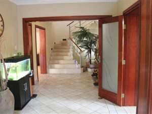 5 Bed House in Cyrildene
