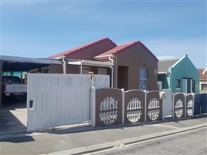 3 Bed House in Strandfontein