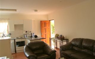 2 Bedroom Apartment in Bryanston West