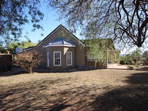 3.1 ha Smallholding in Oudtshoorn