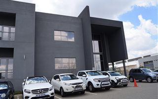 300 m² Commercial space in Louwlardia