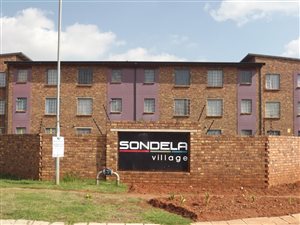 1 Bed Apartment in Daggafontein
