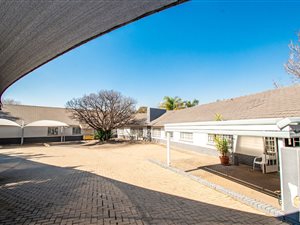 914 m² Office Space in Lynnwood