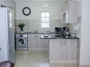 2 Bed Apartment in Doornpoort and surrounds