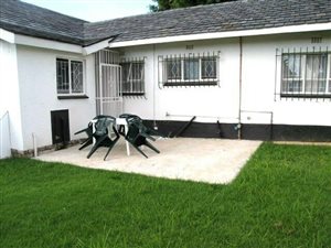 1 Bed Garden Cottage in Linbro Park
