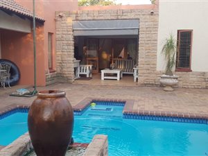 4 Bed House in Alphen Park