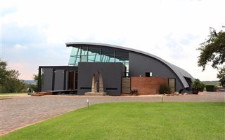 4 Bedroom House in Mooikloof Equestrian Estate