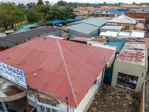 1400 m² Commercial space in Primrose
