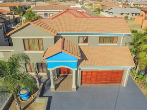 4 Bed House in Sonneveld