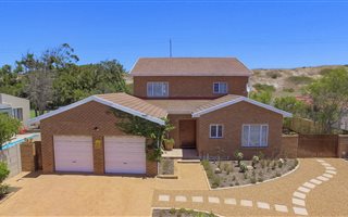 3 Bedroom House in Blouberg Sands