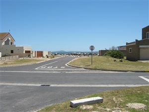1487 m² Land available in Langebaan North