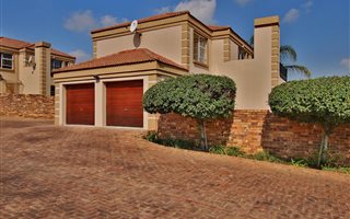 3 Bedroom Cluster in Kyalami Hills