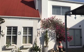 4 Bedroom House in Skiathos
