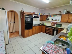 4 Bed House in Daspoort