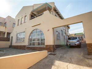 4 Bed House in Sydenham