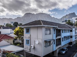 3 Bed Apartment in Claremont Upper
