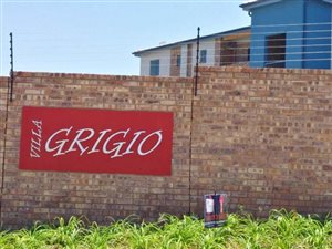 2 Bed Apartment in Rooihuiskraal