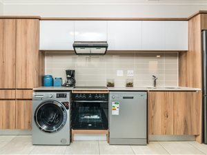 1 Bed Apartment in Hazeldean (Silverlakes Surroundings)