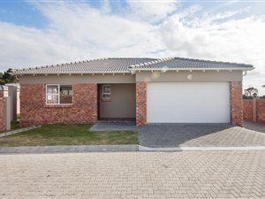 3 Bed Townhouse in Lorraine