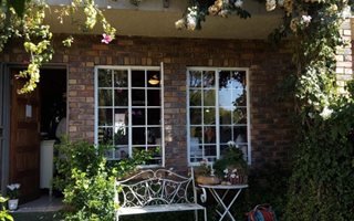 2 Bedroom Townhouse in Doornpoort and surrounds