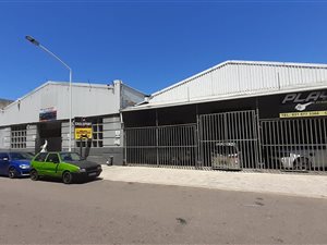 2400 m² Commercial space in South Beach
