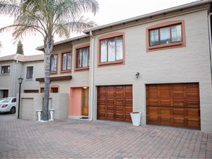 5 Bed House in Woodhill