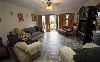 4 Bedroom House in Willow Park