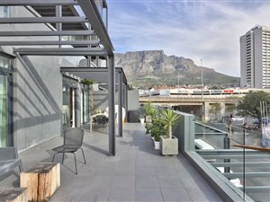 2 Bed Apartment in City Bowl