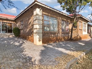 4 Bed House in Eldoglen