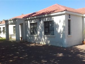 4 Bedroom House in Laudium