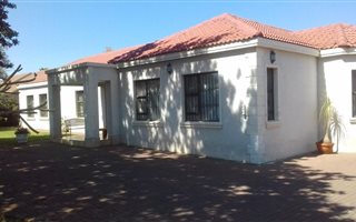4 Bedroom House in Laudium