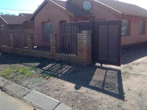 3 Bed House in Jouberton