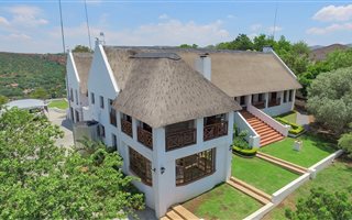 7 Bedroom House in Safari Gardens